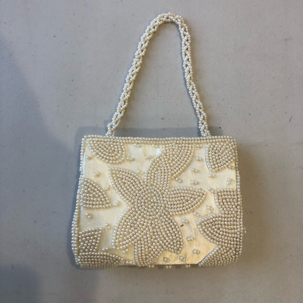 La Regale clutch purse